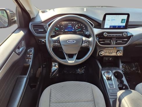 Used 2021 Ford Escape SE image 4