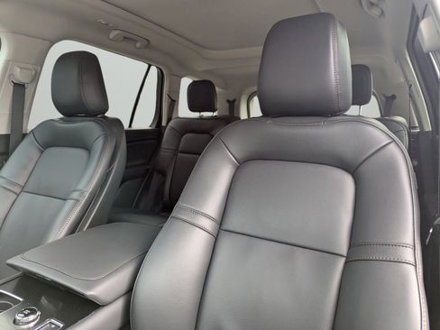 New 2025 Lincoln Aviator 2WD w/ Jet Appearance Package image 10