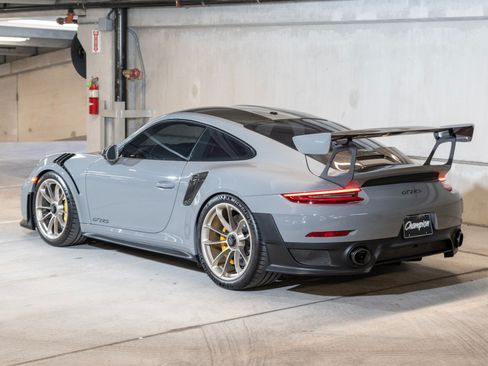 Certified 2019 Porsche 911 GT2 RS RWD image 3