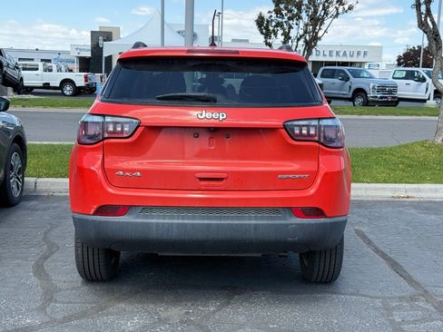 Used 2018 Jeep Compass Sport AWD/4WD image 4