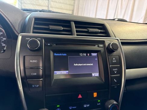 Used 2016 Toyota Camry SE FWD image 28