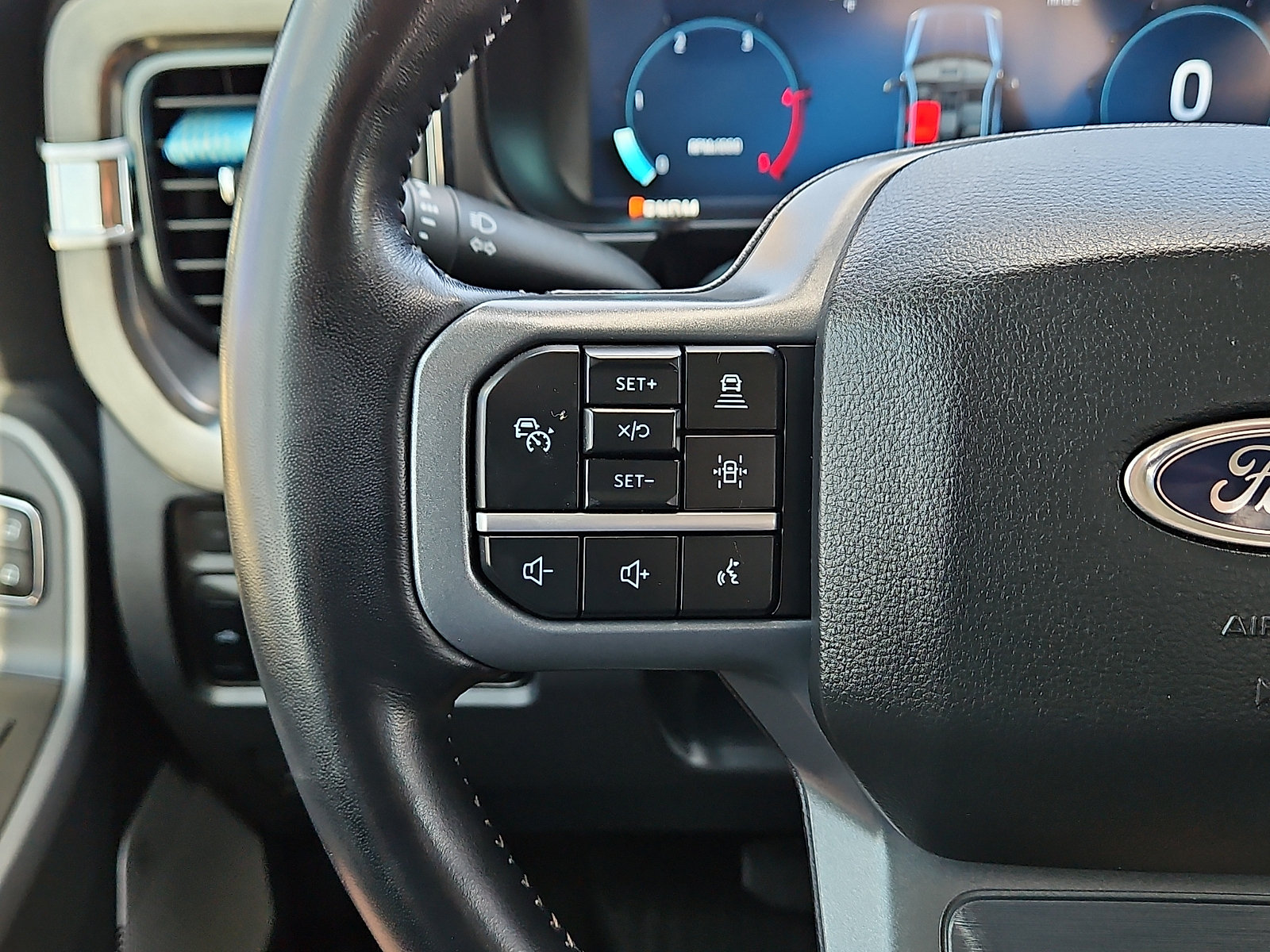 Used 2024 Ford F250 Lariat w/ Lariat Ultimate Package AWD/4WD image 17