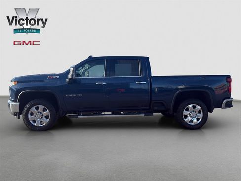 Used 2020 Chevrolet Silverado 2500 LTZ w/ LTZ Premium Package image 6