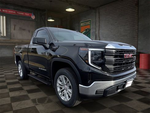 Certified 2025 GMC Sierra 1500 Pro w/ Pro Value Package image 6