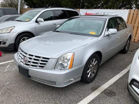 Used 2011 Cadillac DTS Luxury image 3