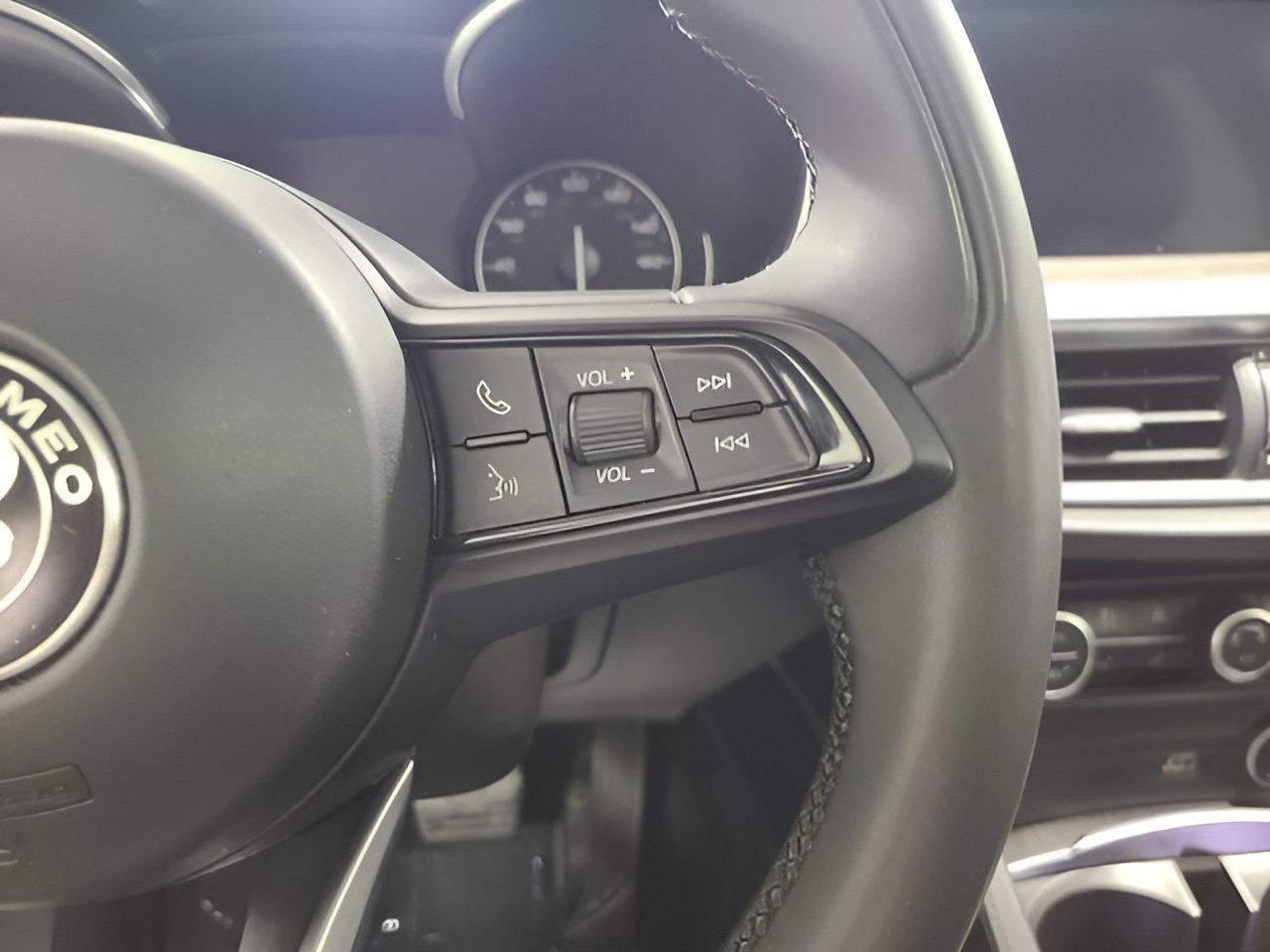 Used 2021 Alfa Romeo Stelvio Ti AWD/4WD image 27