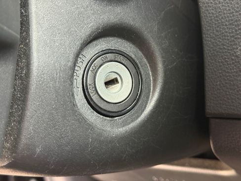 Used 2021 Toyota Corolla LE FWD image 28