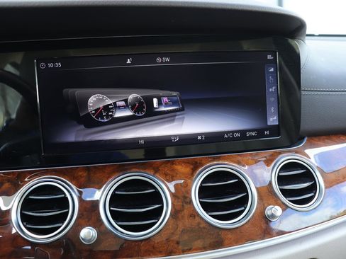 Used 2018 Mercedes-Benz E 300 image 32