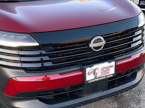 Used 2025 Nissan Kicks SV image 26