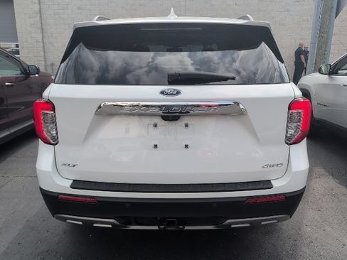 Used 2022 Ford Explorer XLT w/ Equipment Group 202A AWD/4WD image 7