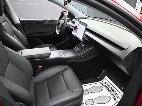 Used 2026 Tesla Model Y Long Range RWD image 30