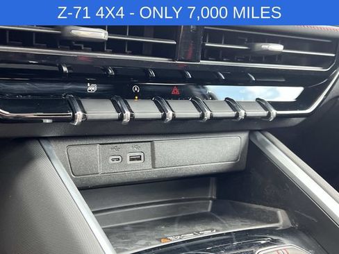 Used 2026 Chevrolet Colorado Z71 w/ Technology Package AWD/4WD image 22