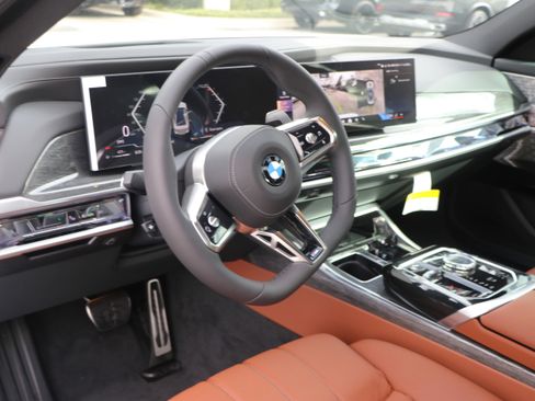 Certified 2025 BMW 740i xDrive AWD/4WD image 14
