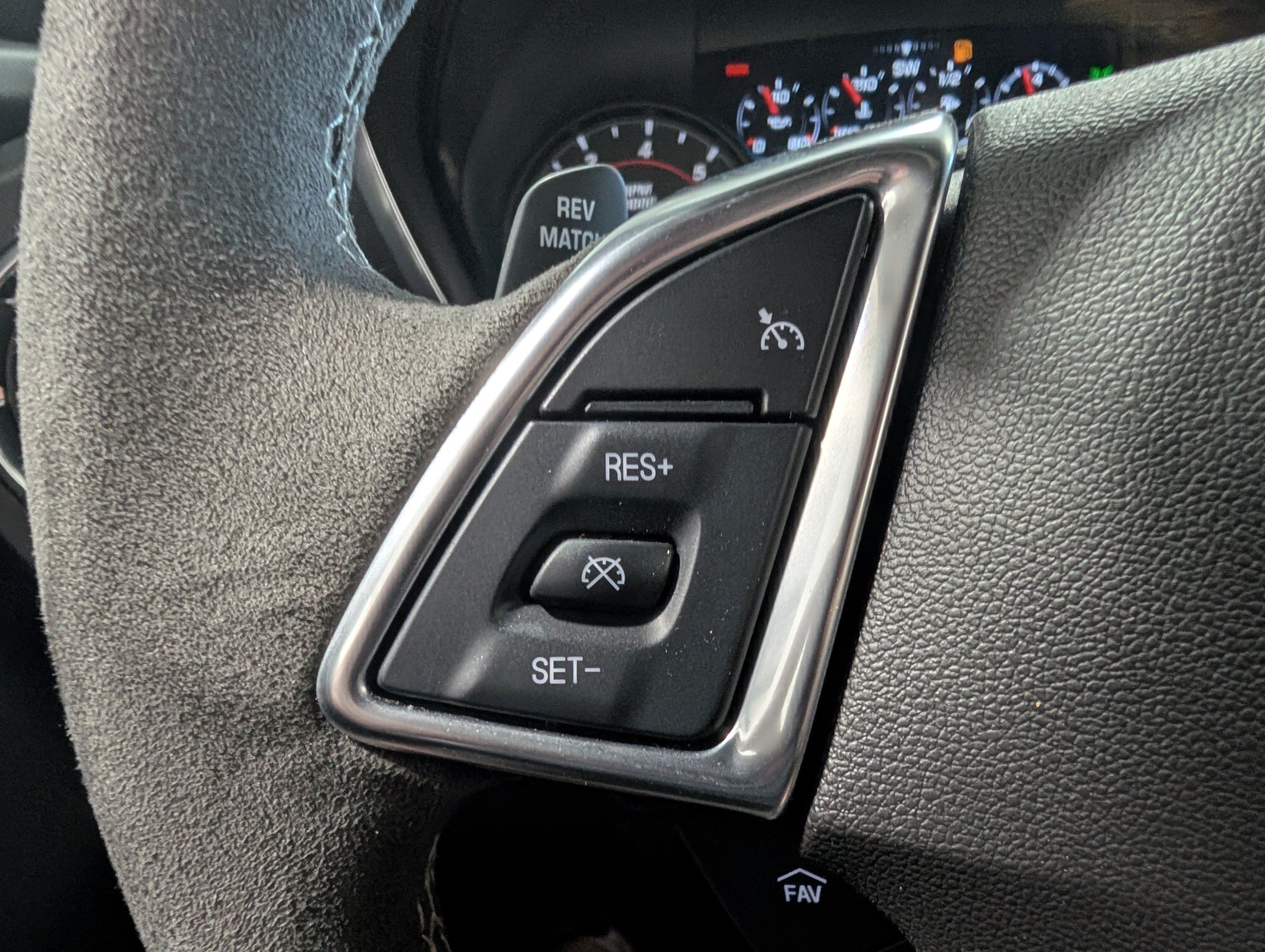 Used 2018 Chevrolet Camaro SS RWD image 19
