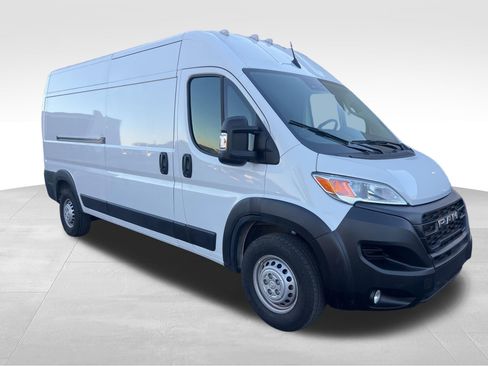 Used 2025 RAM ProMaster 2500 w/ Convenience Group image 3