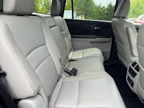 Used 2017 Honda Pilot Touring image 20