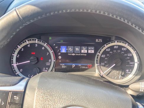 Certified 2024 Toyota Highlander XLE FWD image 27