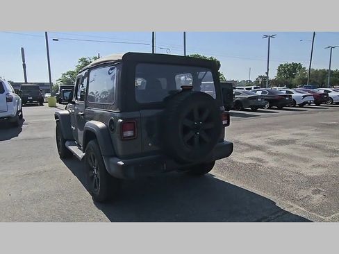 Used 2019 Jeep Wrangler Sport AWD/4WD image 29