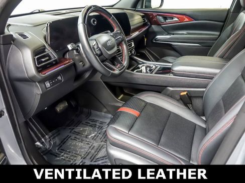 Certified 2024 Chevrolet Traverse RS image 14