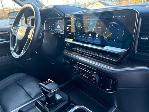 Used 2023 Chevrolet Silverado 1500 LT Trail Boss w/ LT Trail Boss Premium Package image 36