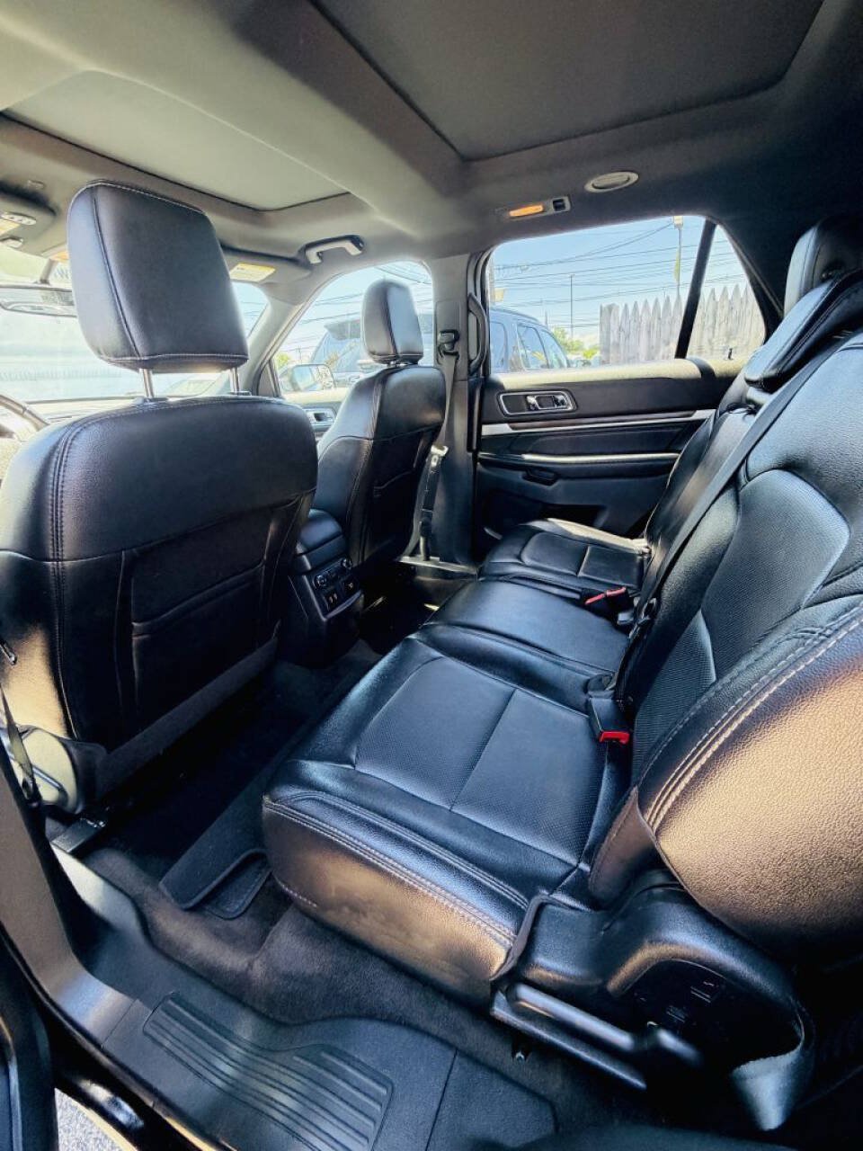 Used 2018 Ford Explorer Limited AWD/4WD image 11