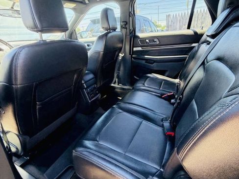 Used 2018 Ford Explorer Limited AWD/4WD image 11