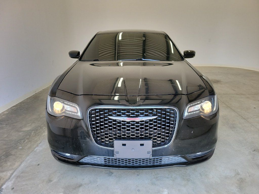 Used 2022 Chrysler 300 S RWD image 2