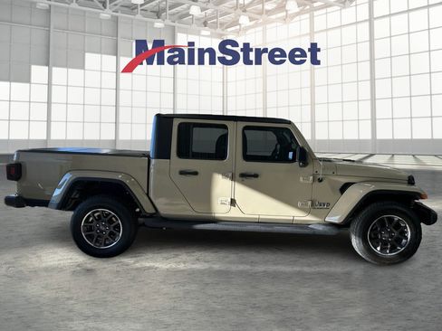 Used 2022 Jeep Gladiator Overland w/ Popular Equipment Package image 6