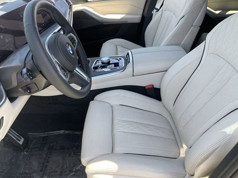New 2026 BMW X7 M60i image 19
