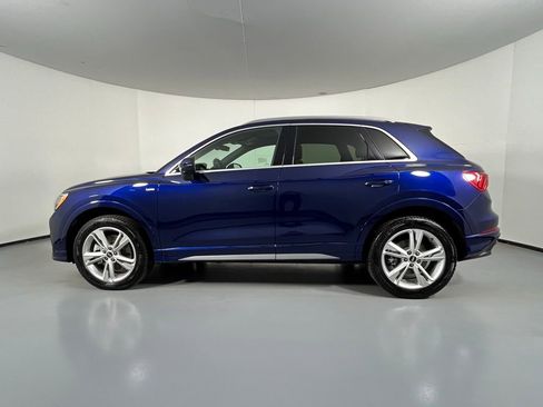 Used 2022 Audi Q3 2.0T Premium w/ Convenience Package image 4