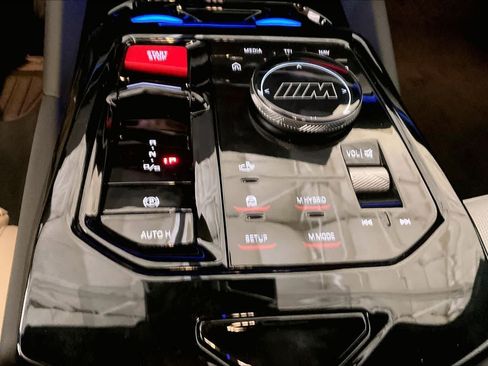 New 2027 BMW M5 w/ Executive Package AWD/4WD image 7
