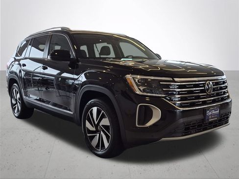 Used 2025 Volkswagen Atlas SEL AWD/4WD image 5