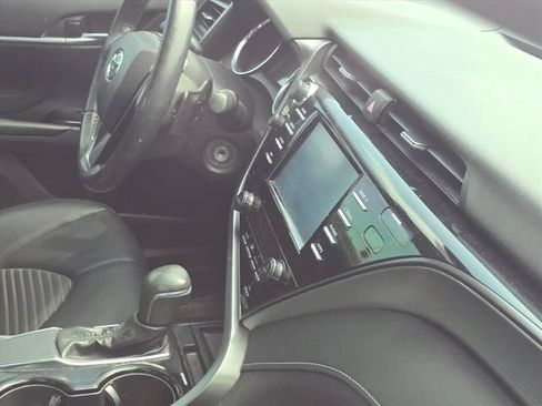 Used 2019 Toyota Camry SE FWD image 29