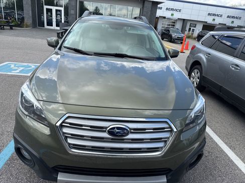 Used 2016 Subaru Outback 2.5i Limited AWD/4WD image 5