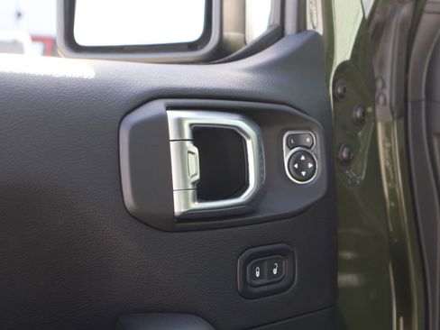 Used 2023 Jeep Wrangler Unlimited Rubicon 4xe w/ Dual Top Group image 21