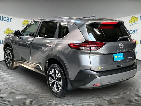 Used 2023 Nissan Rogue SV image 4