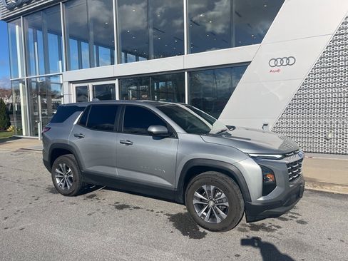 Used 2026 Chevrolet Equinox LT image 11