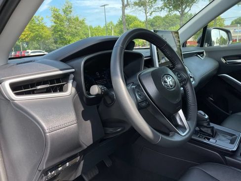 Used 2026 Toyota Corolla Cross XLE FWD image 26