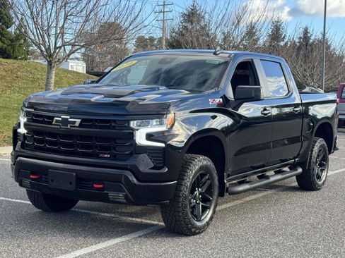 Used 2024 Chevrolet Silverado 1500 LT Trail Boss w/ Convenience Package II image 1