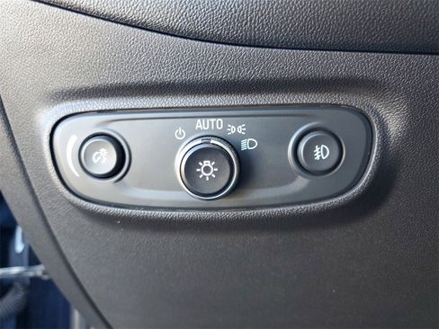 Used 2021 Chevrolet Equinox LT image 17