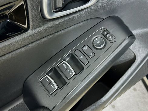 Used 2024 Honda Civic EX-L image 19