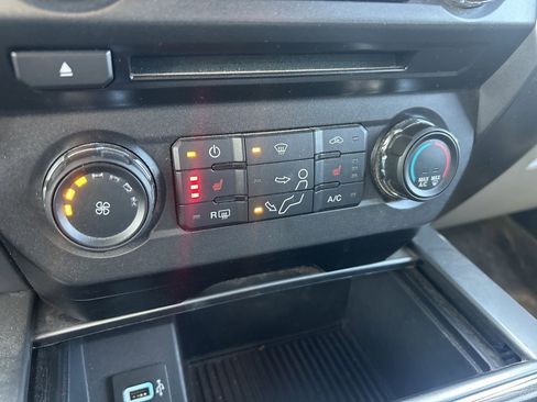 Used 2017 Ford F250 XLT w/ XLT Premium Package image 16