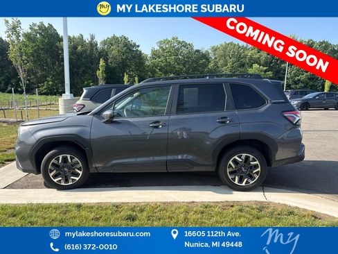 Used 2025 Subaru Forester Premium AWD/4WD image 4