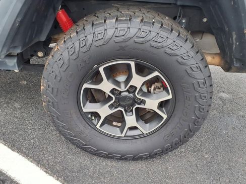 Used 2020 Jeep Gladiator Rubicon w/ Trailer Tow Package image 12