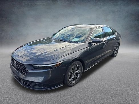 Used 2023 Honda Accord EX image 4