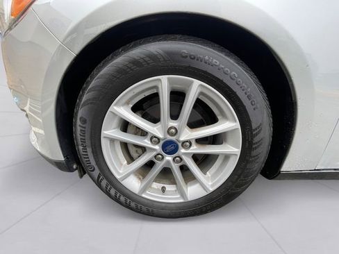 Used 2018 Ford Focus SE w/ Cold Weather Package image 9