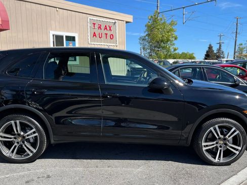 Used 2012 Porsche Cayenne S image 8