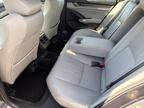Used 2020 Honda Accord Touring image 29
