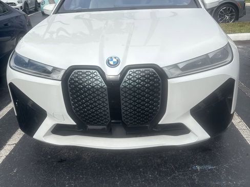 Used 2023 BMW iX xDrive50 w/ Sport Package image 6