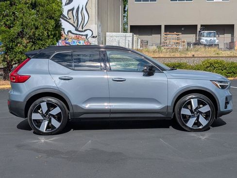 Used 2023 Volvo XC40 Recharge Ultimate AWD/4WD image 8